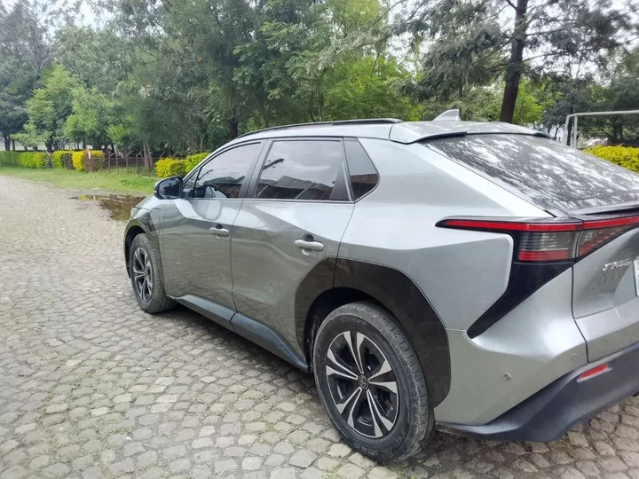 Toyota BZ4X 2WD 2022 EV – photo 8