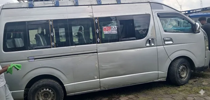 Toyota Hiace Highroof 2007 Manual – photo 5