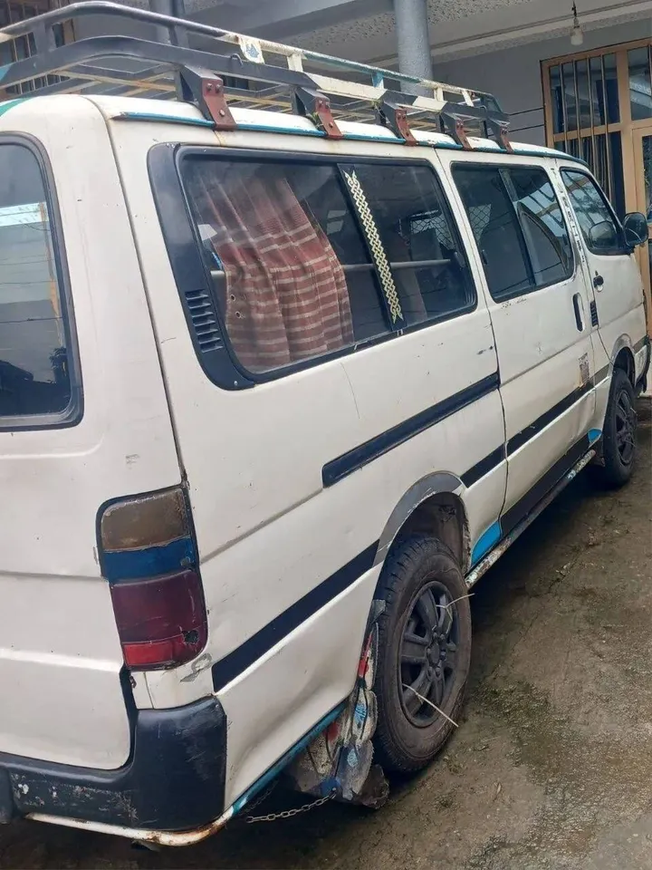 Toyota 5L JXL Manual 2002 – photo 5