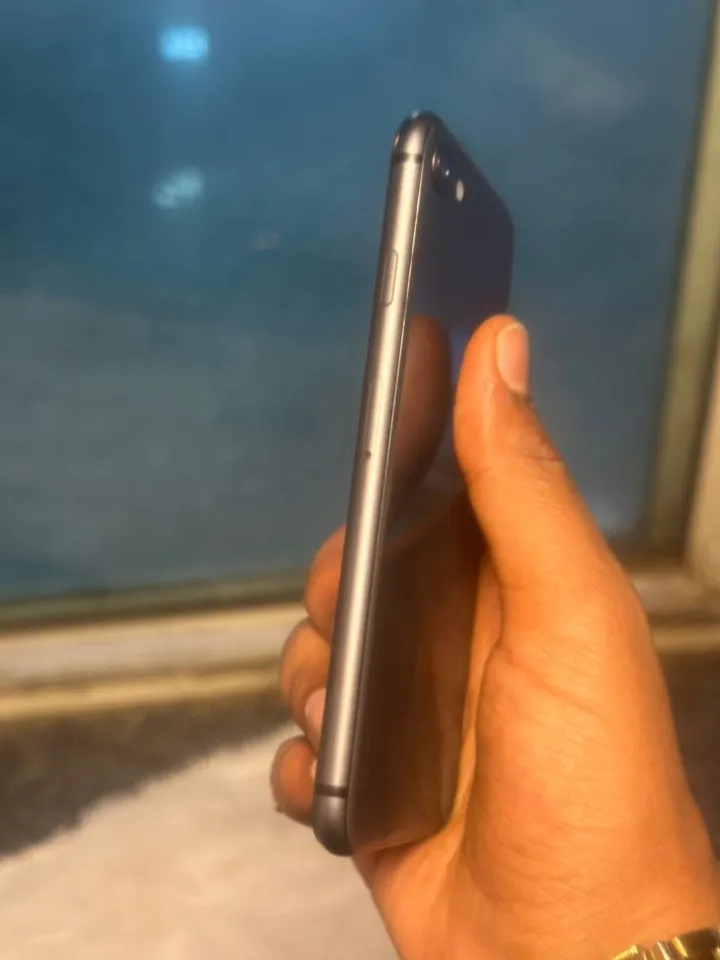 iPhone 8 64GB Black – photo 3