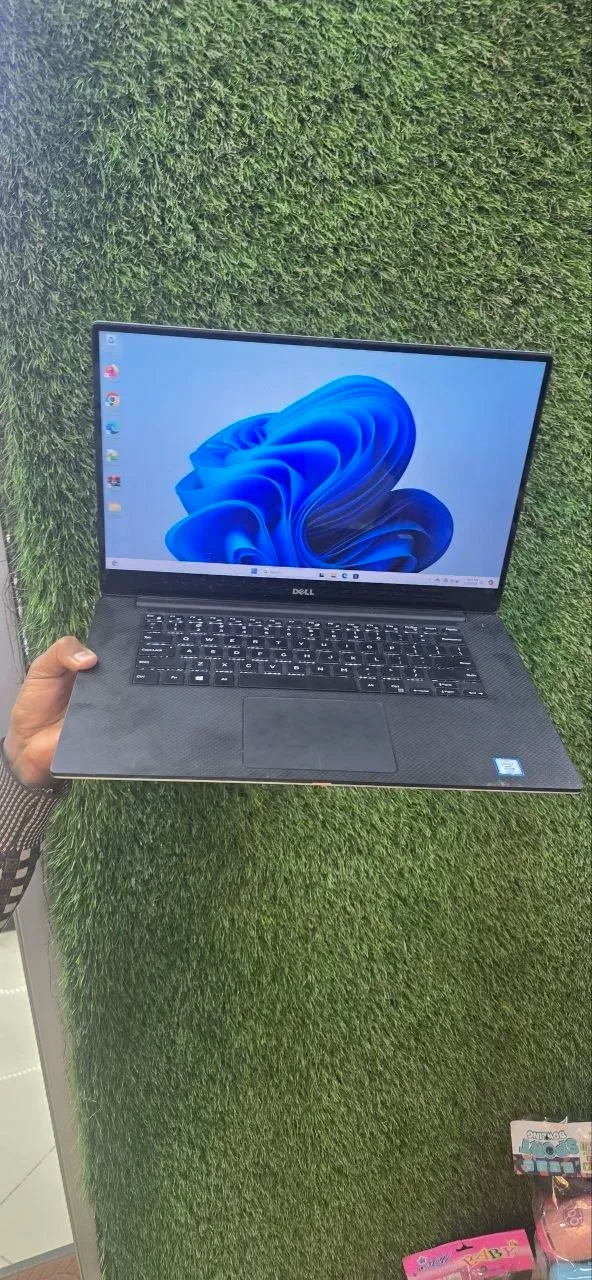 Dell Precision 5520 i7 Laptop – photo 4