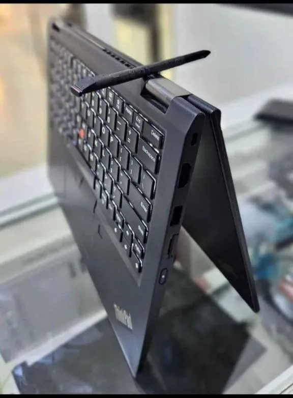Lenovo ThinkPad Yoga X390 Laptop – photo 5