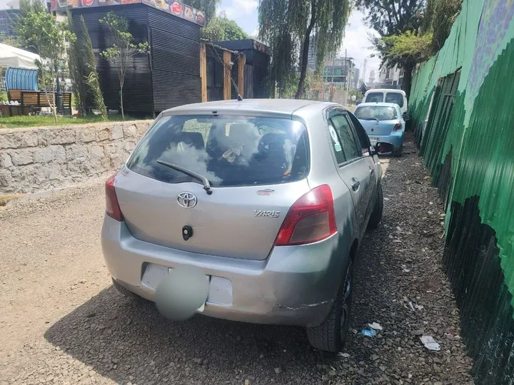 Toyota Yaris Compact 2007 Manual – photo 3