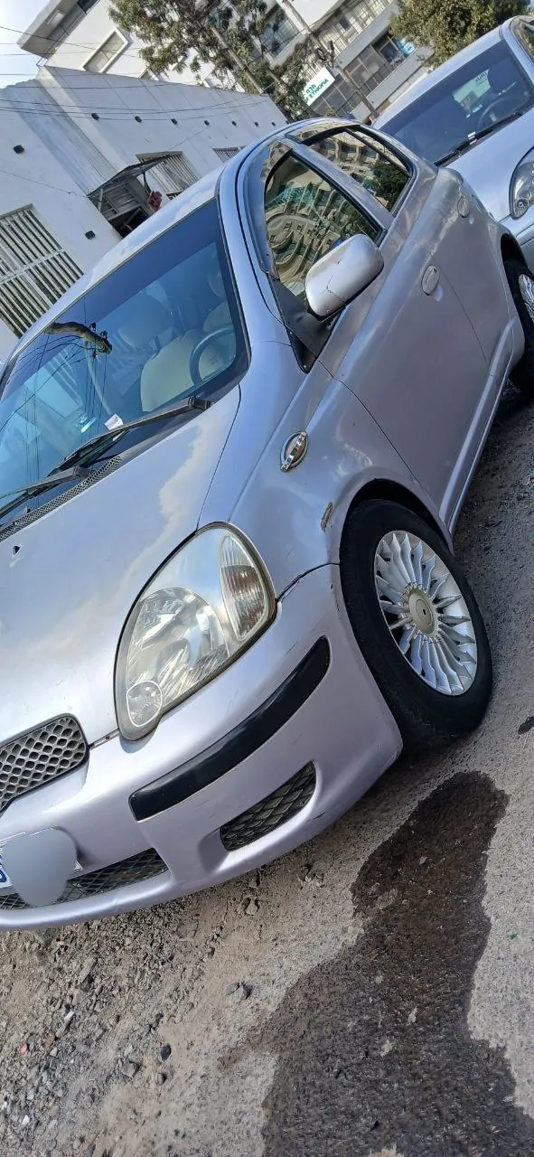 Toyota Vitz 2004 – photo 4