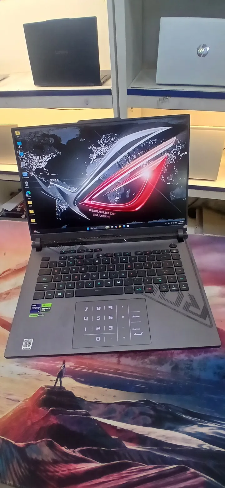 Asus ROG Strix i9 RTX 4060 Laptop – photo 3