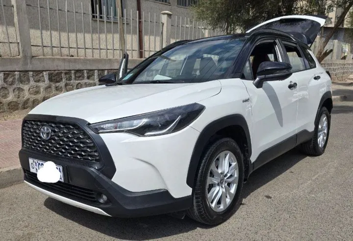 Toyota Corolla Cross Hybrid 2023 – photo 3