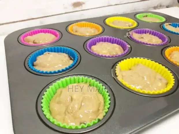12-Hole Muffin Pan with Silicone Molds – photo 3