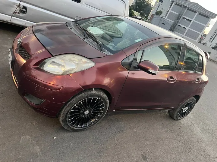 Toyota Yaris Compact 2010 – photo 5