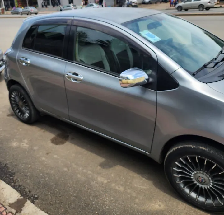 Toyota Yaris Compact 2008 – photo 6