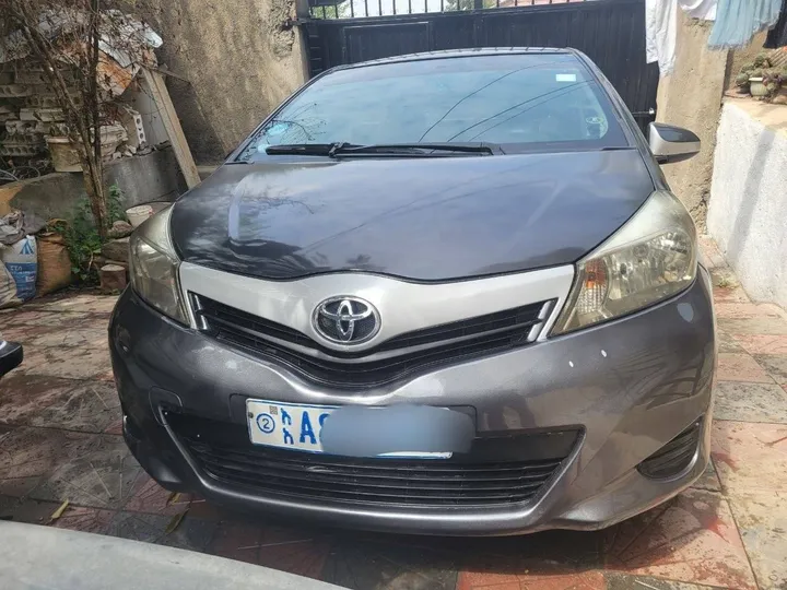Toyota Yaris Compact 2012 Automatic – photo 4