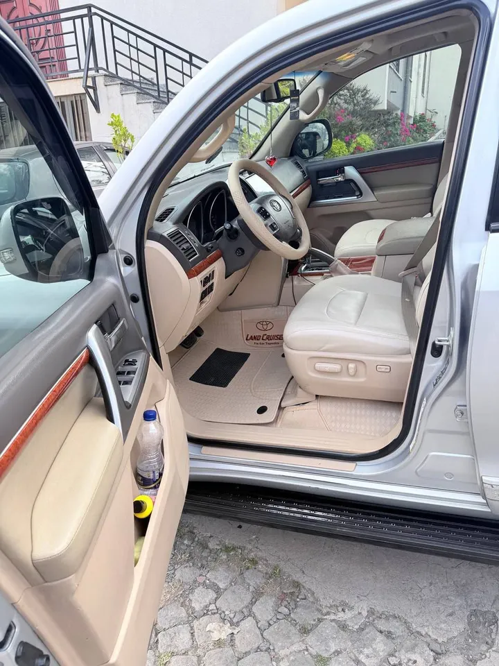 Toyota Landcruiser V-XR 2015 Diesel – photo 4