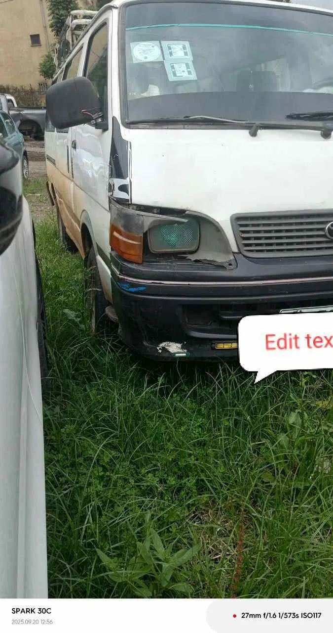 2004 Toyota Hiace Manual Van – photo 3