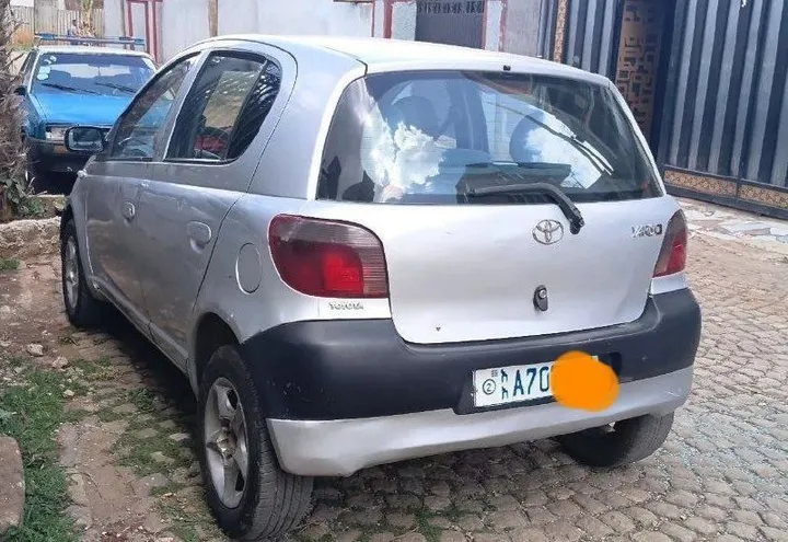 Toyota Vitz Yaris 2001 Manual – photo 5
