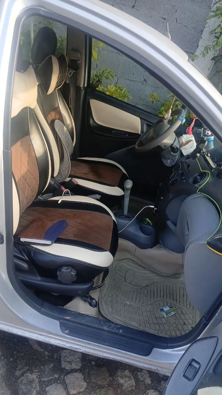 Toyota Hatchback 2001 Model – photo 5
