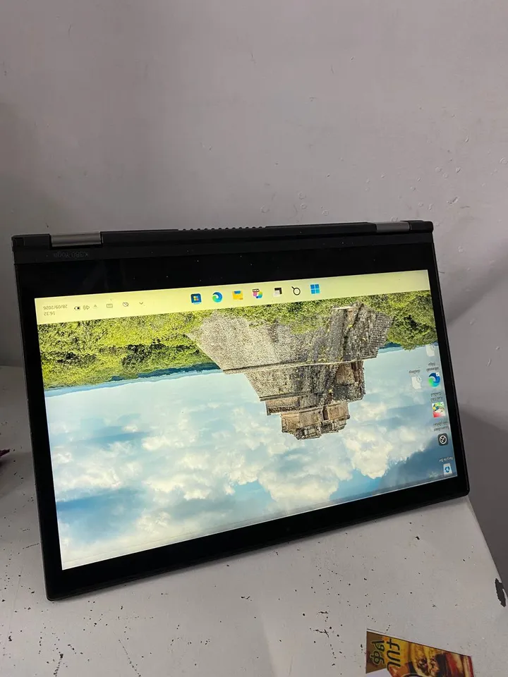 Lenovo ThinkPad Yoga X380 Laptop – photo 4