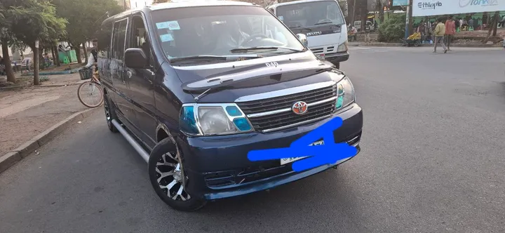 Toyota Minivan 2010 Model – photo 3