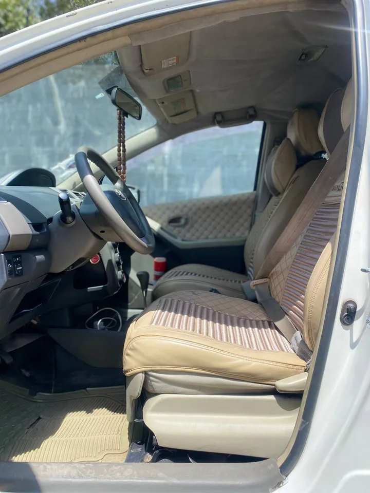 Toyota Hatchback 2008 Automatic – photo 5