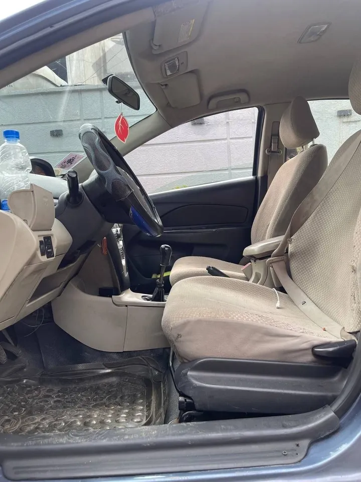 Toyota Yaris Sedan 2007 Manual – photo 5