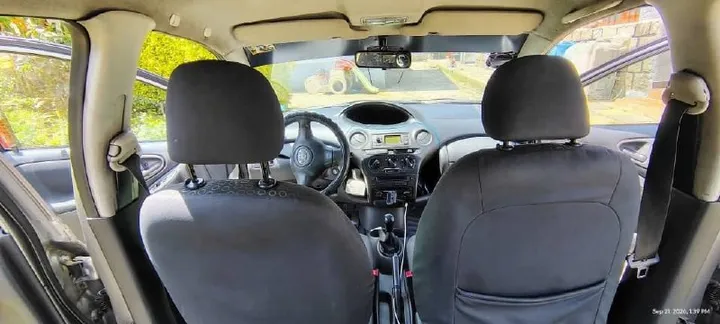 Toyota Vitz Yaris 2004 – photo 3