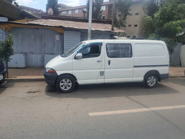 Toyota Hiace 2000 Van – photo 4