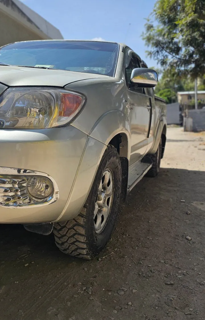 Toyota Vigo D4D 2007 Manual Pickup – photo 3