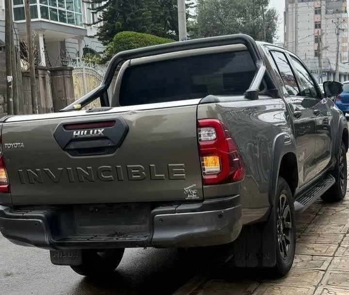 Toyota Hilux Invincible Double Cab 2022 – photo 4
