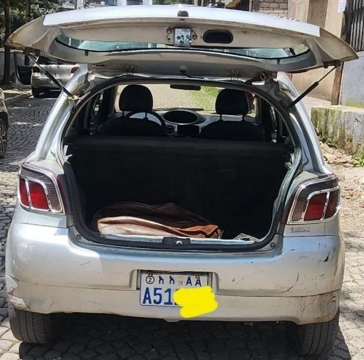 Toyota Vitz 2000 Automatic – photo 5