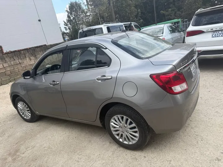 Suzuki Dzire 2022 Automatic – photo 3
