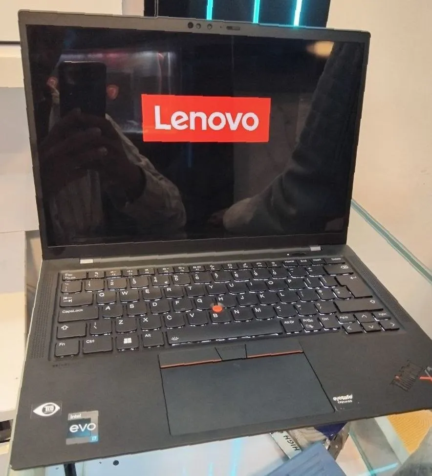 Lenovo ThinkPad X1 Carbon Gen 10 – photo 3