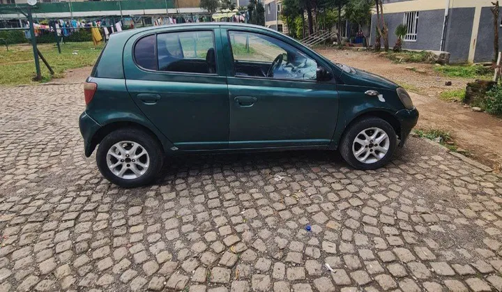 Toyota Vitz Yaris 2001 – photo 3