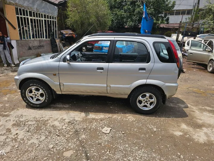 Daihatsu Terios 2000 Automatic – photo 3