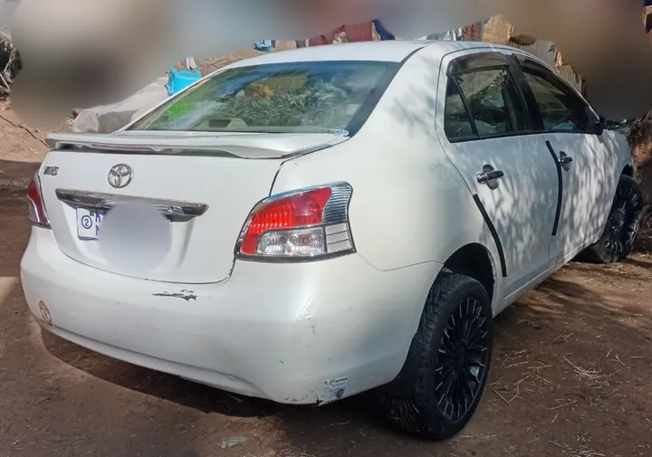 Toyota Yaris Belta 2009 Automatic – photo 5