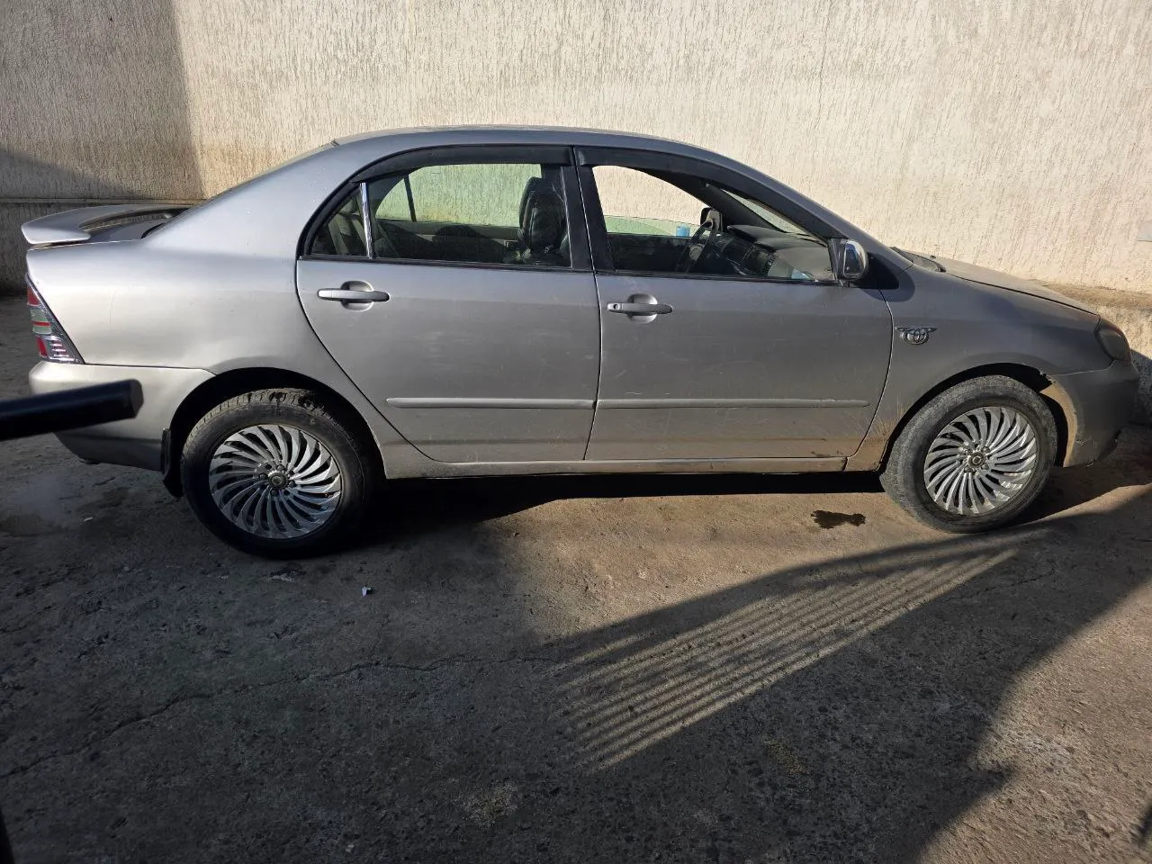 Toyota Corolla Sedan – photo 3