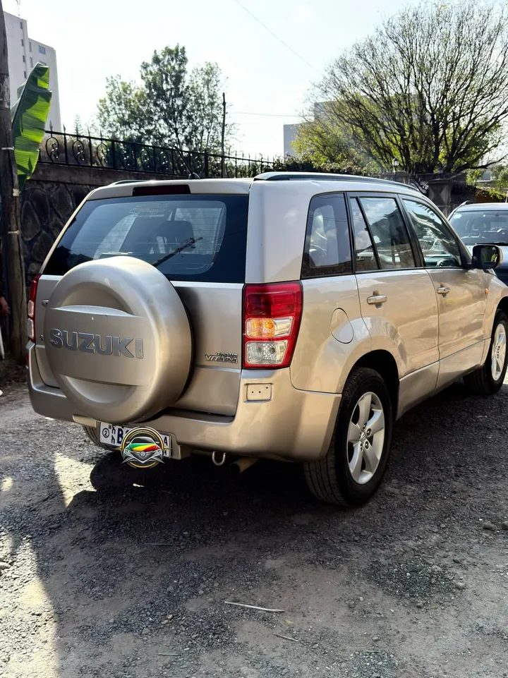 Suzuki Grand Vitara 2009 Automatic – photo 4