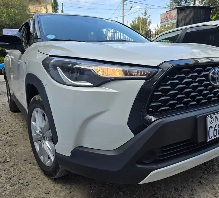 2023 Toyota Corolla Cross Hybrid – photo 4