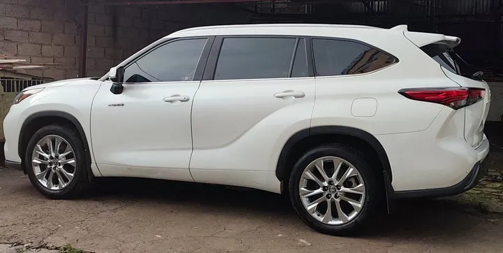 Toyota Highlander Limited 2023 – photo 3