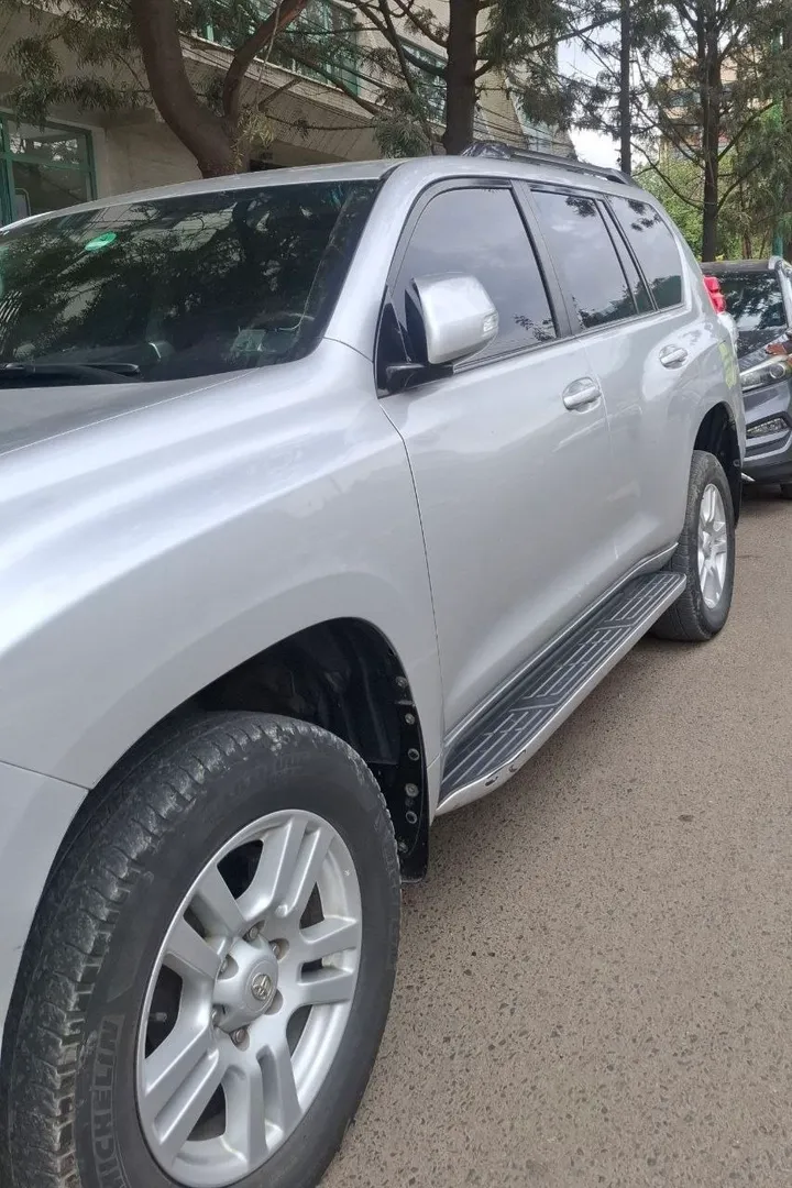 Toyota Landcruiser Prado 2012 – photo 4
