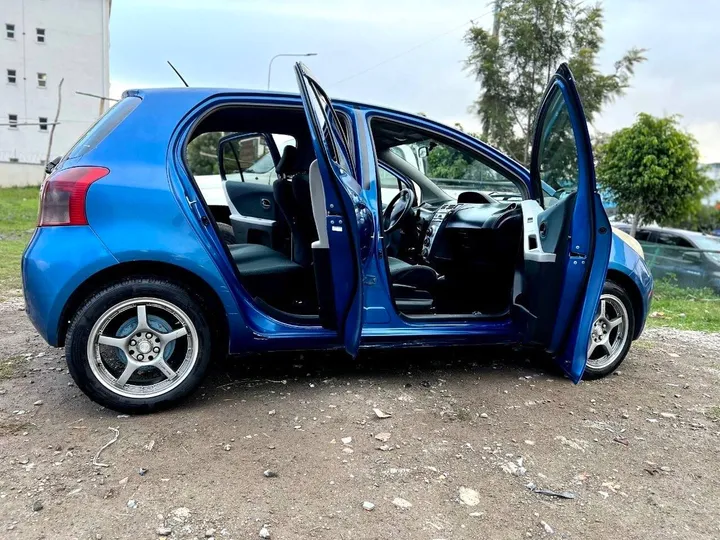 Toyota Yaris Compact 2008 – photo 6