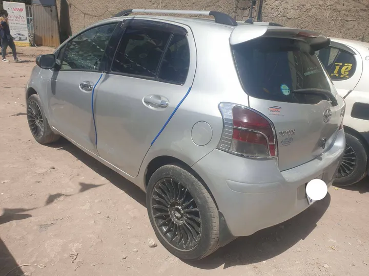 Toyota Yaris Compact 2008 Automatic – photo 3