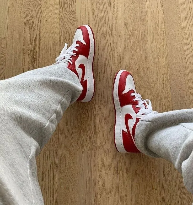 Nike Air Jordan 1 Low Varsity Red – photo 3