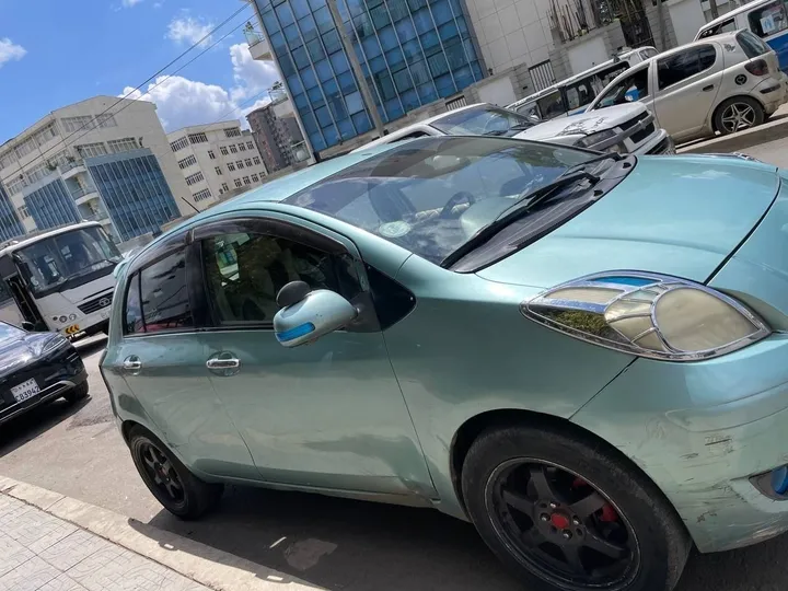 Toyota Yaris Compact 2007 – photo 8
