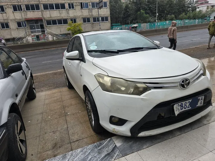 Toyota Yaris Sedan 2015 – photo 4