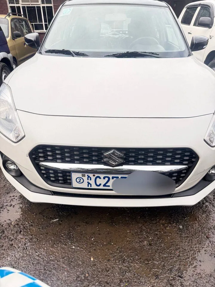 Suzuki Swift 2022 Automatic – photo 3