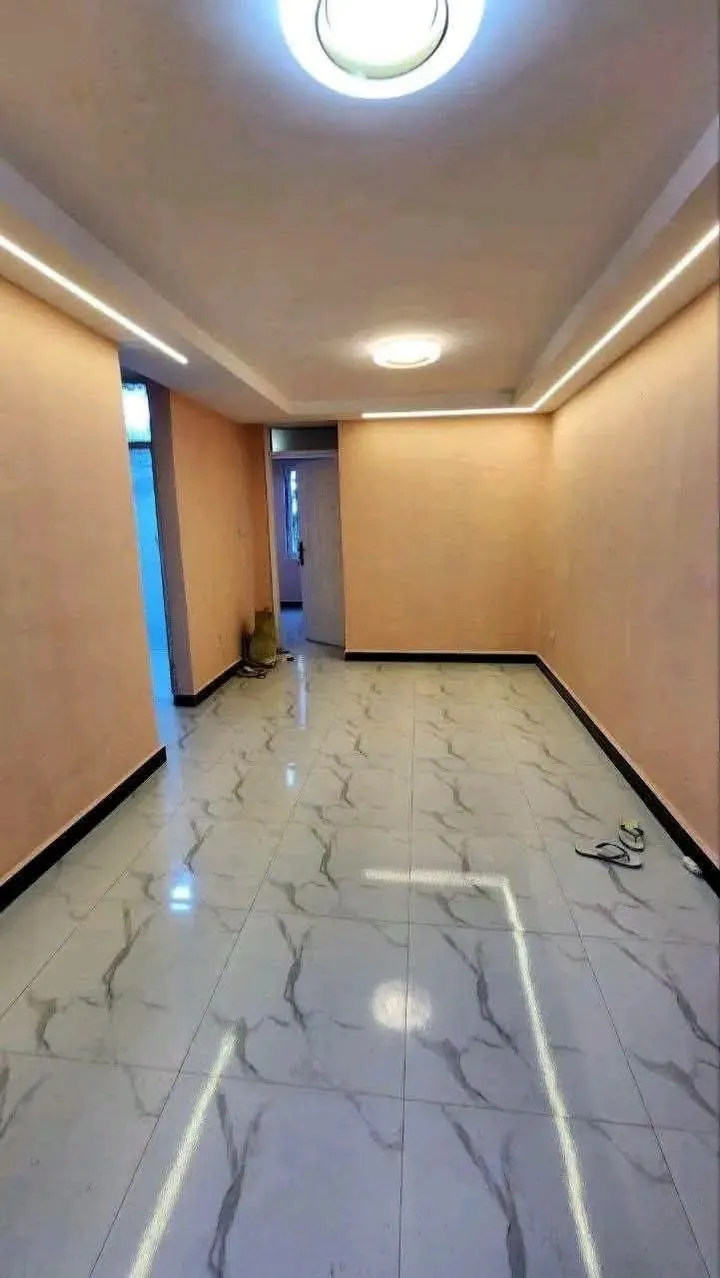 2-Bedroom Condominium in Summit – photo 6