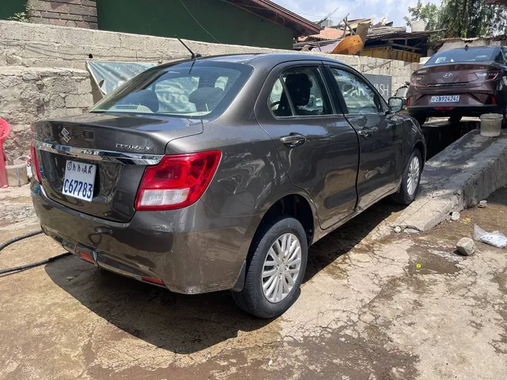 Suzuki Dzire 2021 Automatic – photo 4