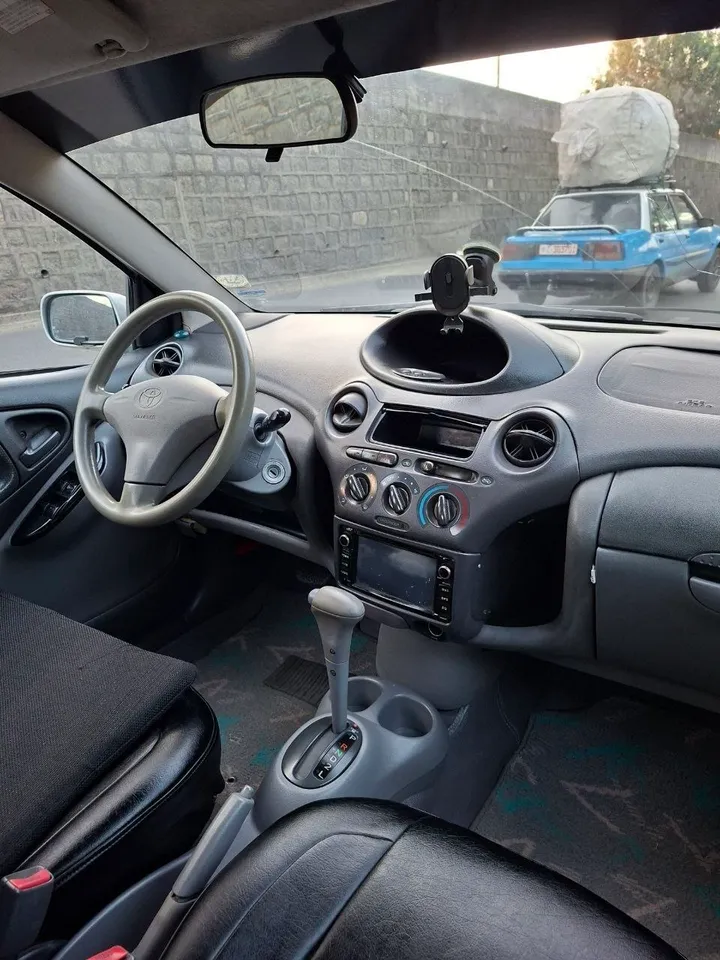 Toyota Vitz Automatic 2001 – photo 3