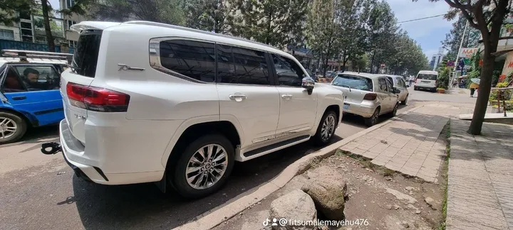 Toyota Land Cruiser VXR 2023 – photo 6