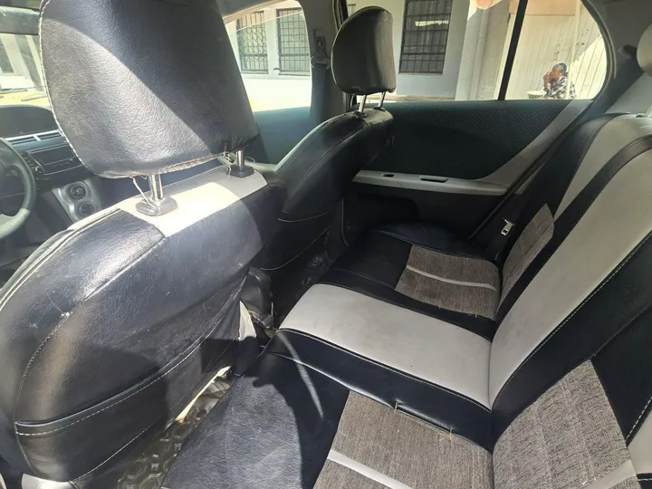 Toyota Yaris Compact 2007 Automatic – photo 4