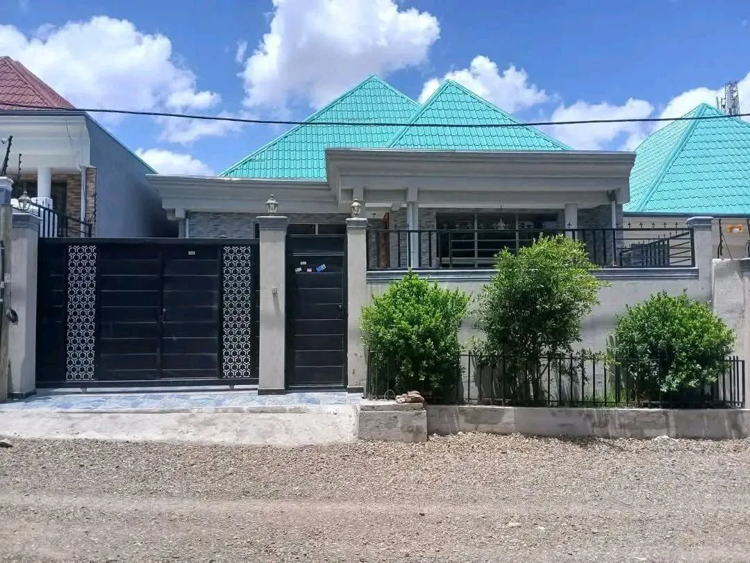 Modern 4-Bedroom Villa in Summit – photo 3
