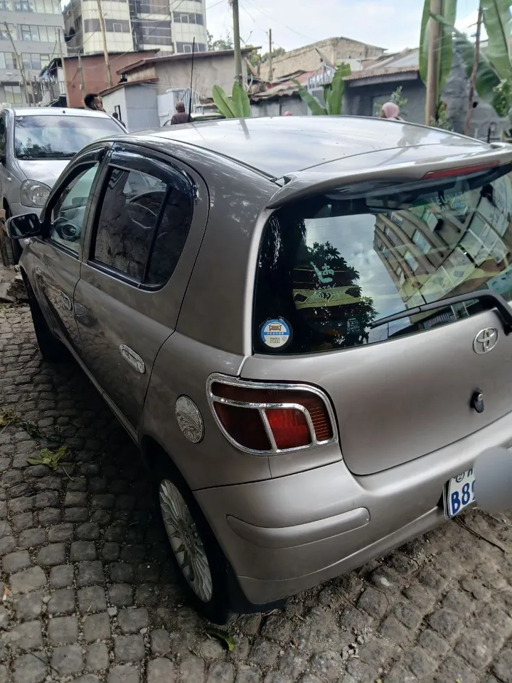 Toyota Vitz 2003 – photo 4